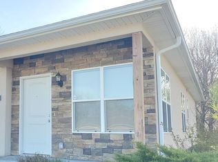 900-902 Riffle Dr, Pleasant Hill, MO 64080