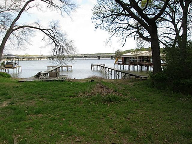 1st image of 4216 Lakewood Dr
