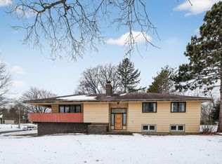 8730 Summit Dr, Eden Prairie, MN 55347