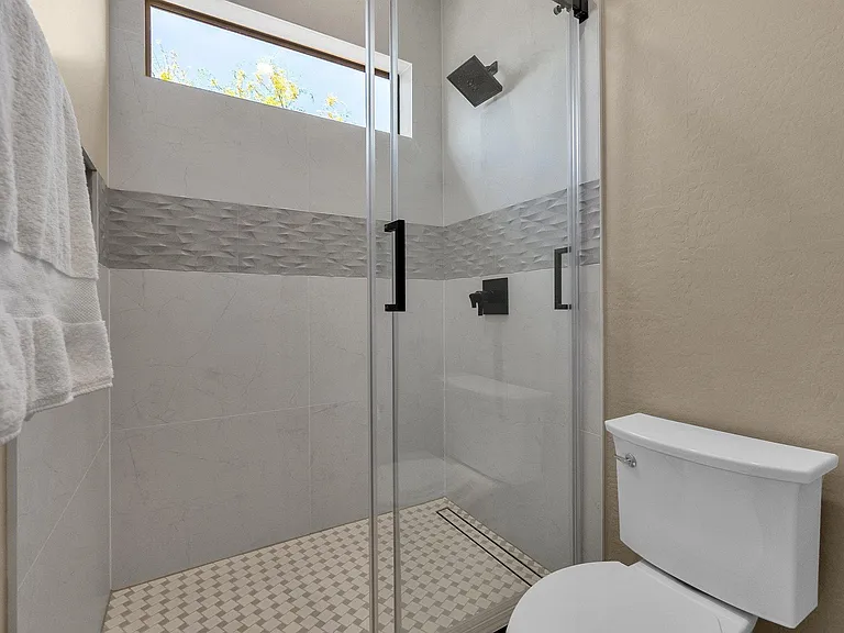 1715 W Ainsworth Dr — Photo 35
