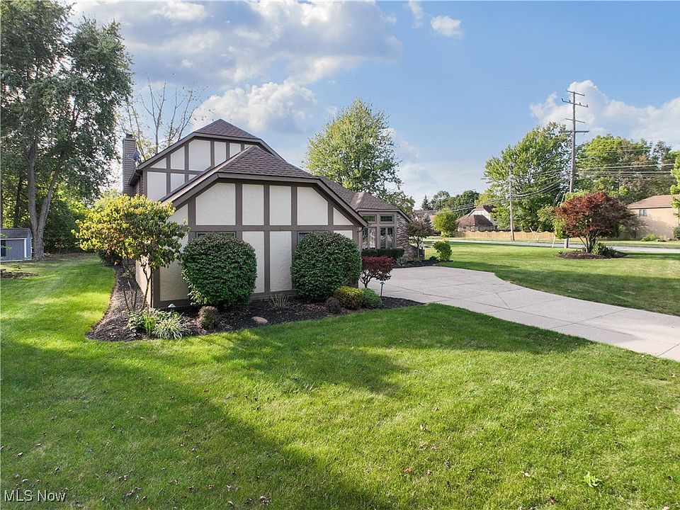 7224 Pine Woods Way, Olmsted Township, OH 44138 | Zillow