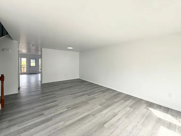 16848 Winston Ln — Photo 2