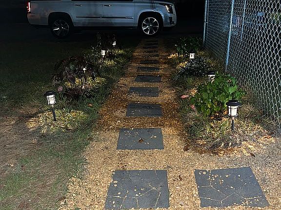Walkway to street