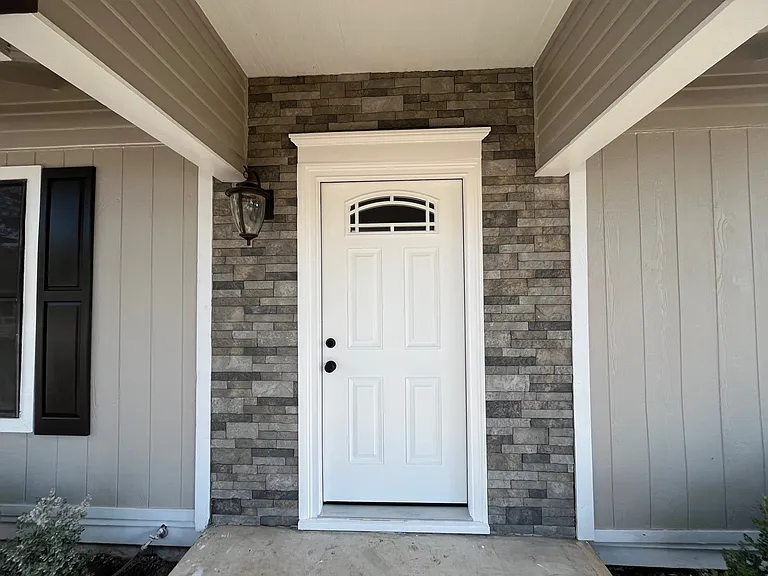 1010 Avenue K — Photo 3