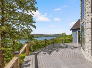 444 Beaverview Dr, Eureka Springs, AR 72631