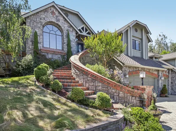 18615 Castle Lake Dr, Morgan Hill, CA 95037