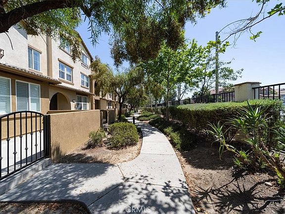 5th image of 40887 Belleray Ave