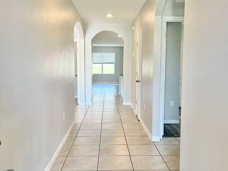 5530 Galloping Dr — Photo 4