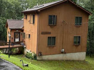 5142 Autumn Ln, Pocono Lake, PA 18347