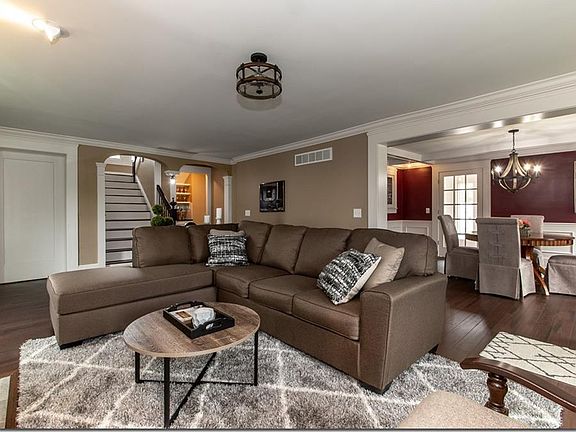 5th image of 3527 Fairmount Blvd