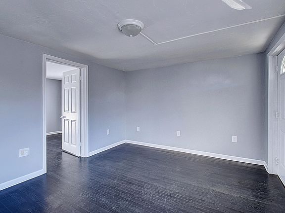 5th image of 213 E Cottage Ave