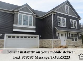 22 Woody Way, Oakwood Hills, IL 60013