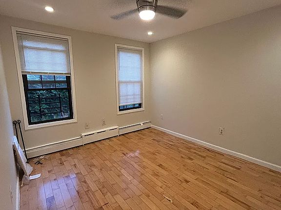 4th image of 634 Lafayette Ave #1