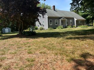 1375 Crandall Rd, Tiverton, RI 02878