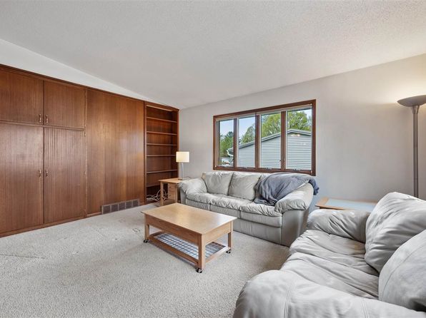 1419 Tracy Ln, Iowa City, IA 52240