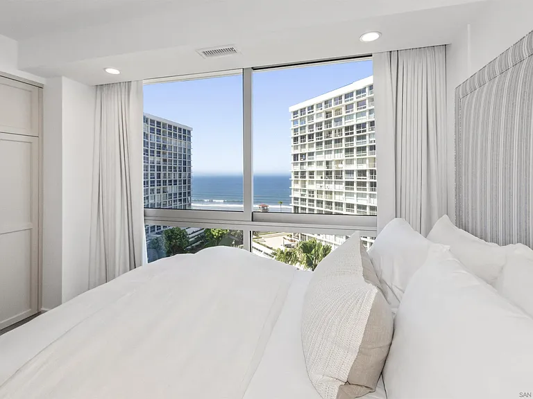 1710 Avenida Del Mundo #803 — Photo 15
