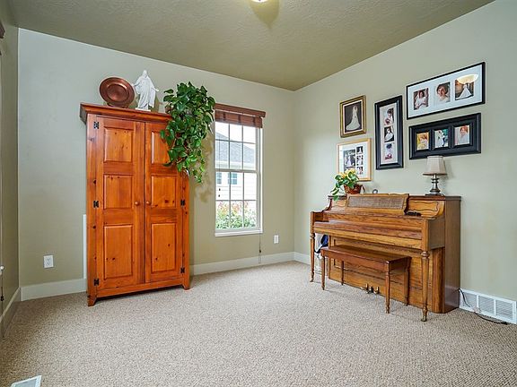 3rd image of 10753 S Navarro Way