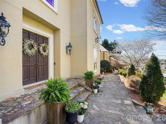 4th image of 1205 Shinnecock Ln