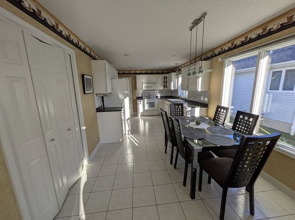 63 Niagara Shore Dr