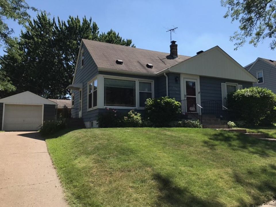 1st image of 208 Conver St