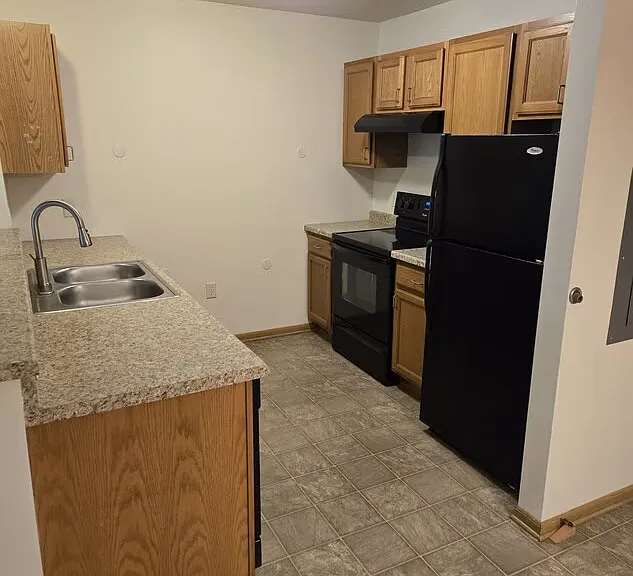 Lakewood Heights Apartments — Photo 21