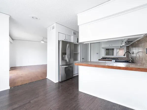 8211 Katy Fwy APT 10, Houston, TX 77024