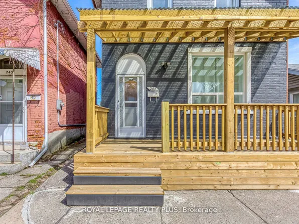 247 Robert St, Hamilton, ON L8L 2R2
