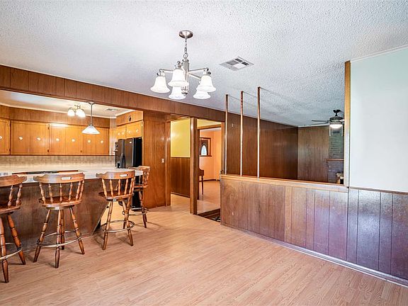 3rd image of 818 N Rockford Pl
