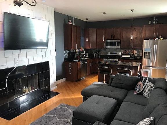 2nd image of 2551 W Washington Blvd #1