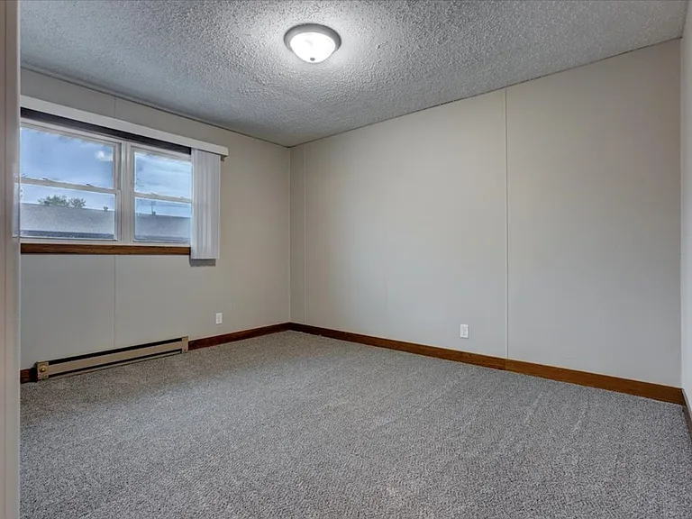1703 S Broadway St — Photo 35