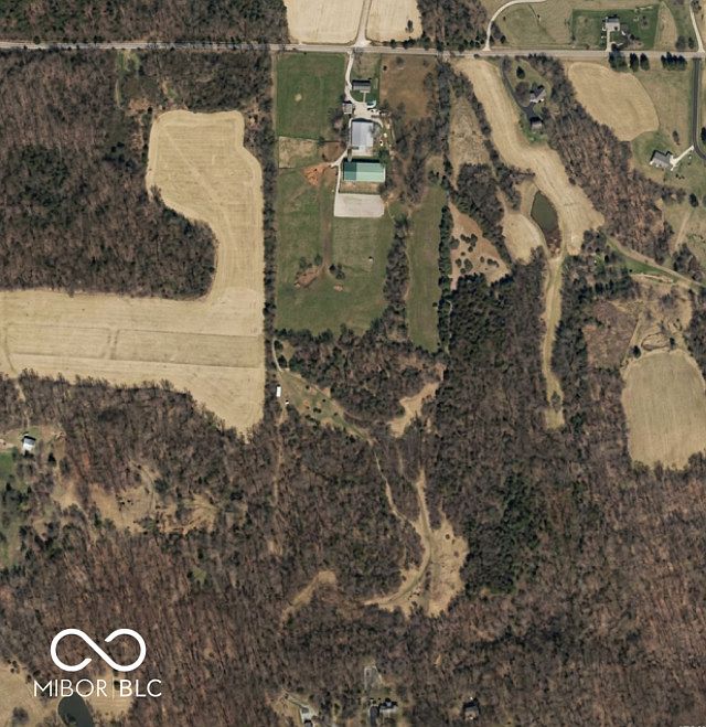 2nd image of 4019 W Maple Grove Rd