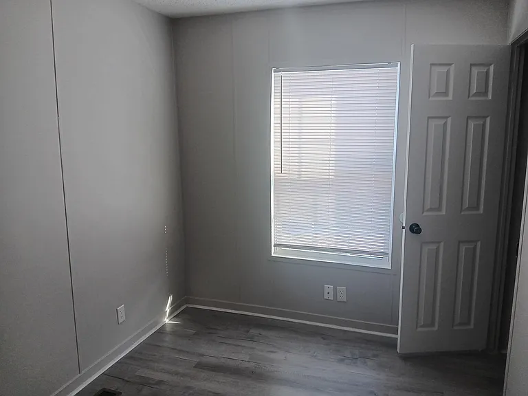 303 Carriage Lane Est — Photo 10