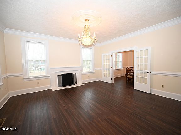 3rd image of 1205 Pinckney Street