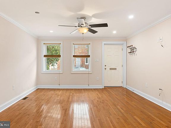 4th image of 938 Morris St