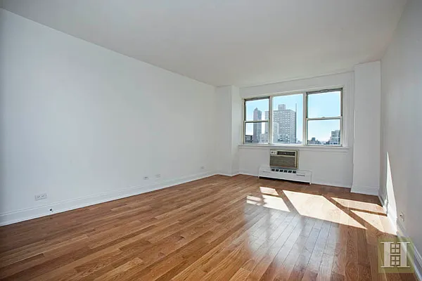 Rented by Halstead Real Estate | media 4