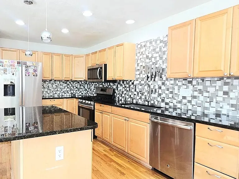 8061 S Kittredge Way — Photo 19