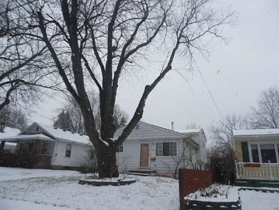 2nd image of 120 E Rouse St