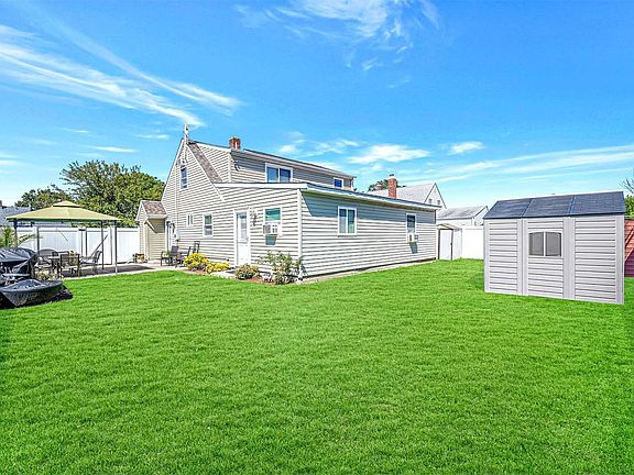 4th image of 55 Crabtree Ln