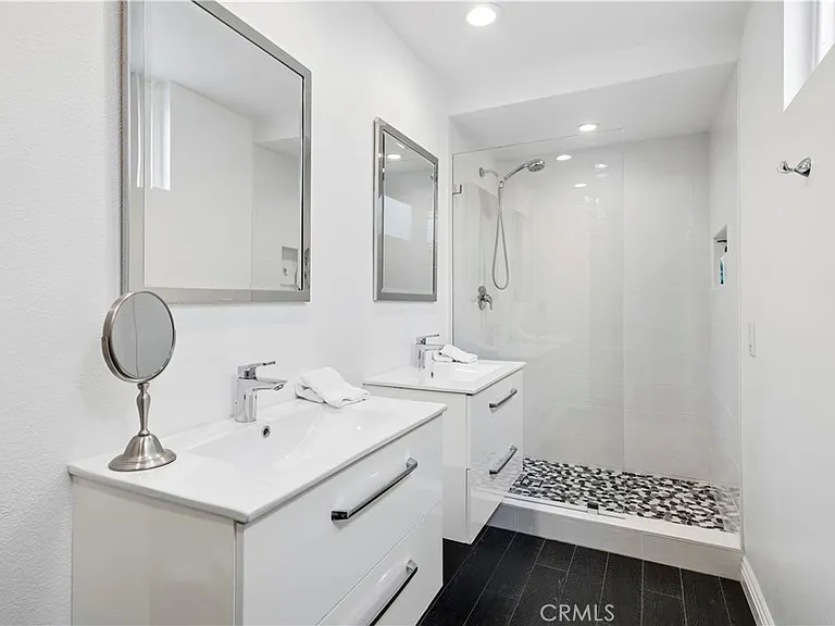 618 Acacia Ave — Photo 13