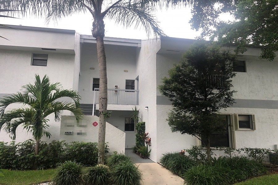 1st image of 4429 Carambola Cir S