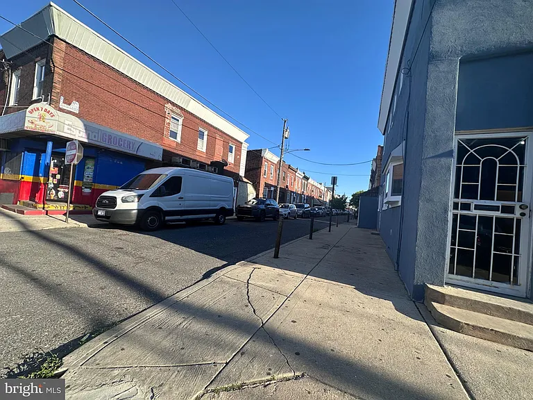 526 W Porter St — Photo 5