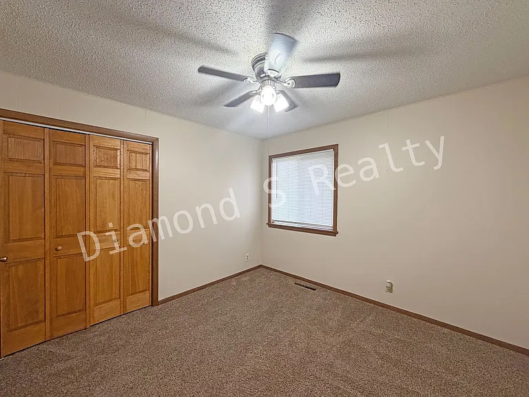 2545 S South Pl #B — Photo 11
