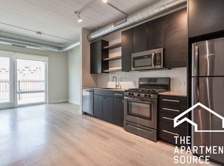 933 W Belmont Ave #604, Chicago, IL 60657