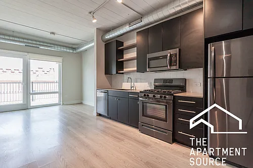 915 W Belmont Ave #2 Photo 1