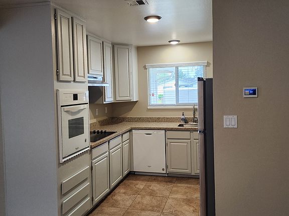 2nd image of 1035 Craig Dr