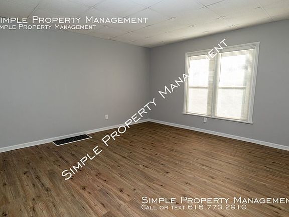 2nd image of 430 Hanover St #1