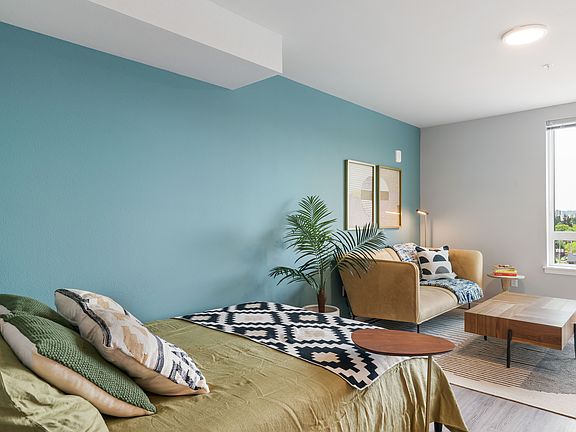 2nd image of 815 NE 66th St #201IQIZ