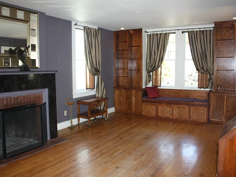1110 Birdsall St — Photo 3
