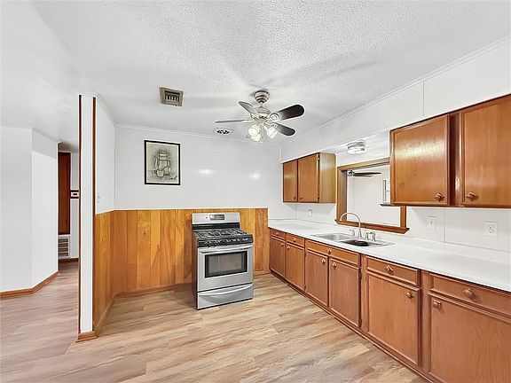 5th image of 1349 Dogwood Dr