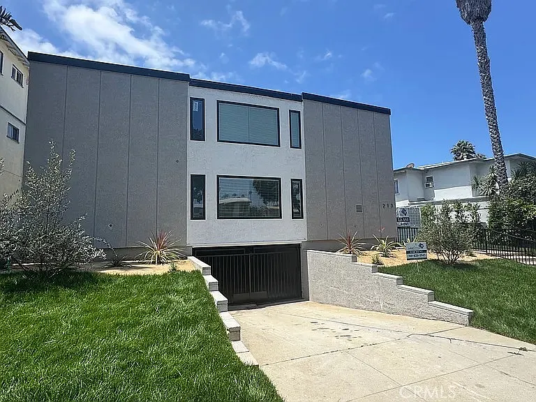 213 Calle Miramar — Photo 1